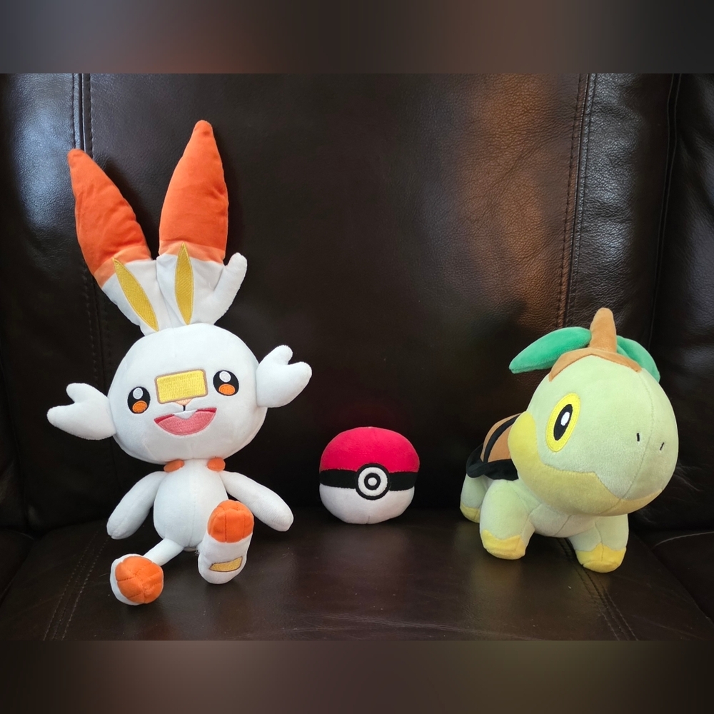 🦋 Pokemon Scorbunny, Turtlwig, and small Poke ball